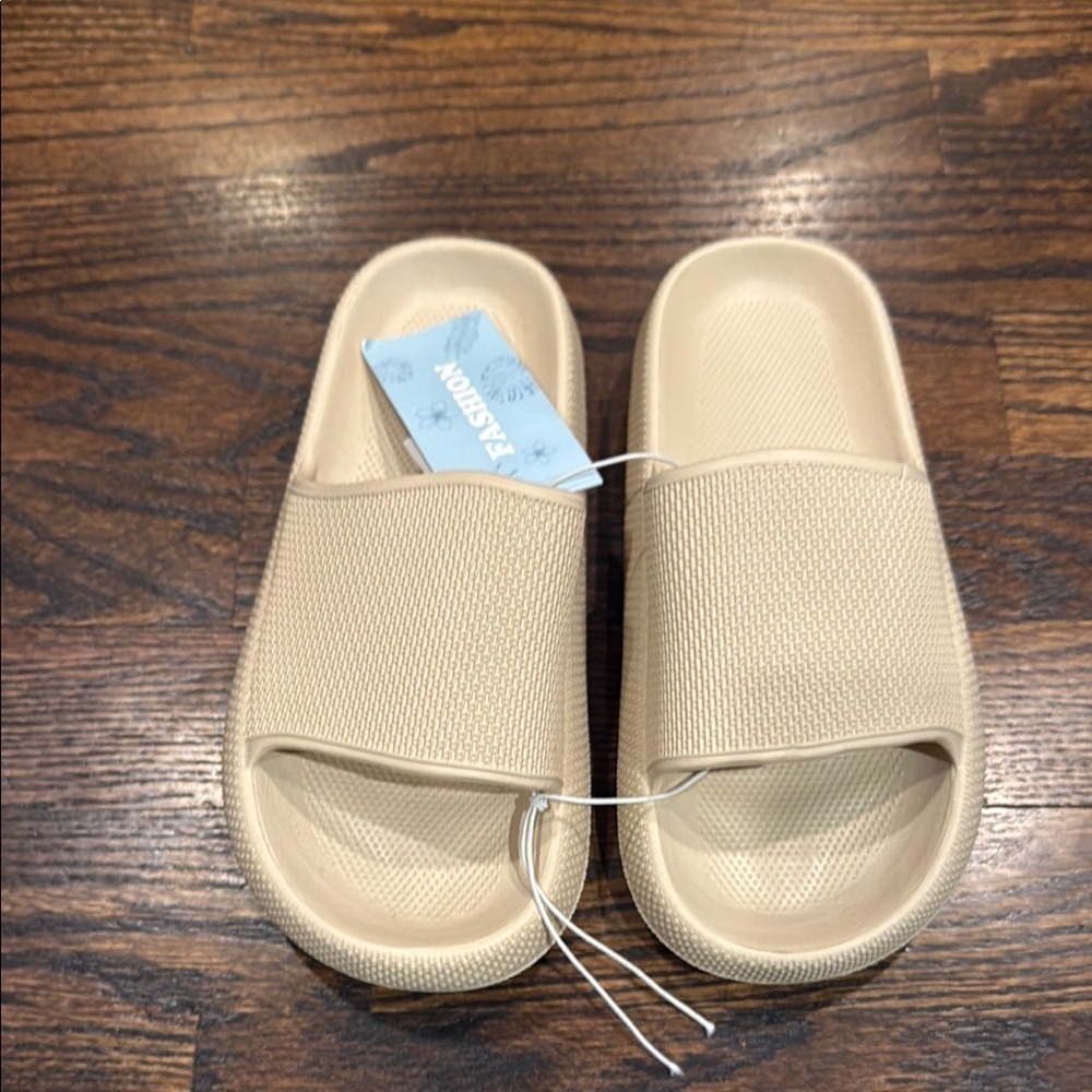 Beige kids Slide Sandals. NWT